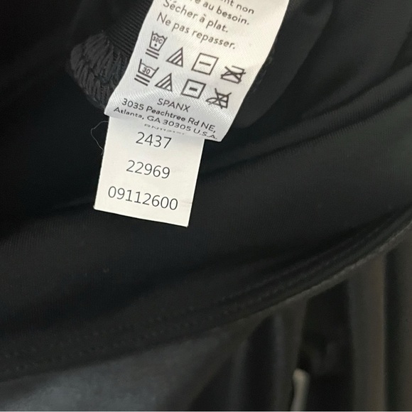 SPANX Size Medium Metallic Black Faux Leather Compression Body Shaping Leggings - Picture 8 of 8